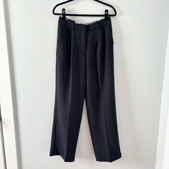 Aritzia NWT The Effortless Pant Lo-Rise Crepette Trousers Bottoms Tailored - Picture 3 of 8